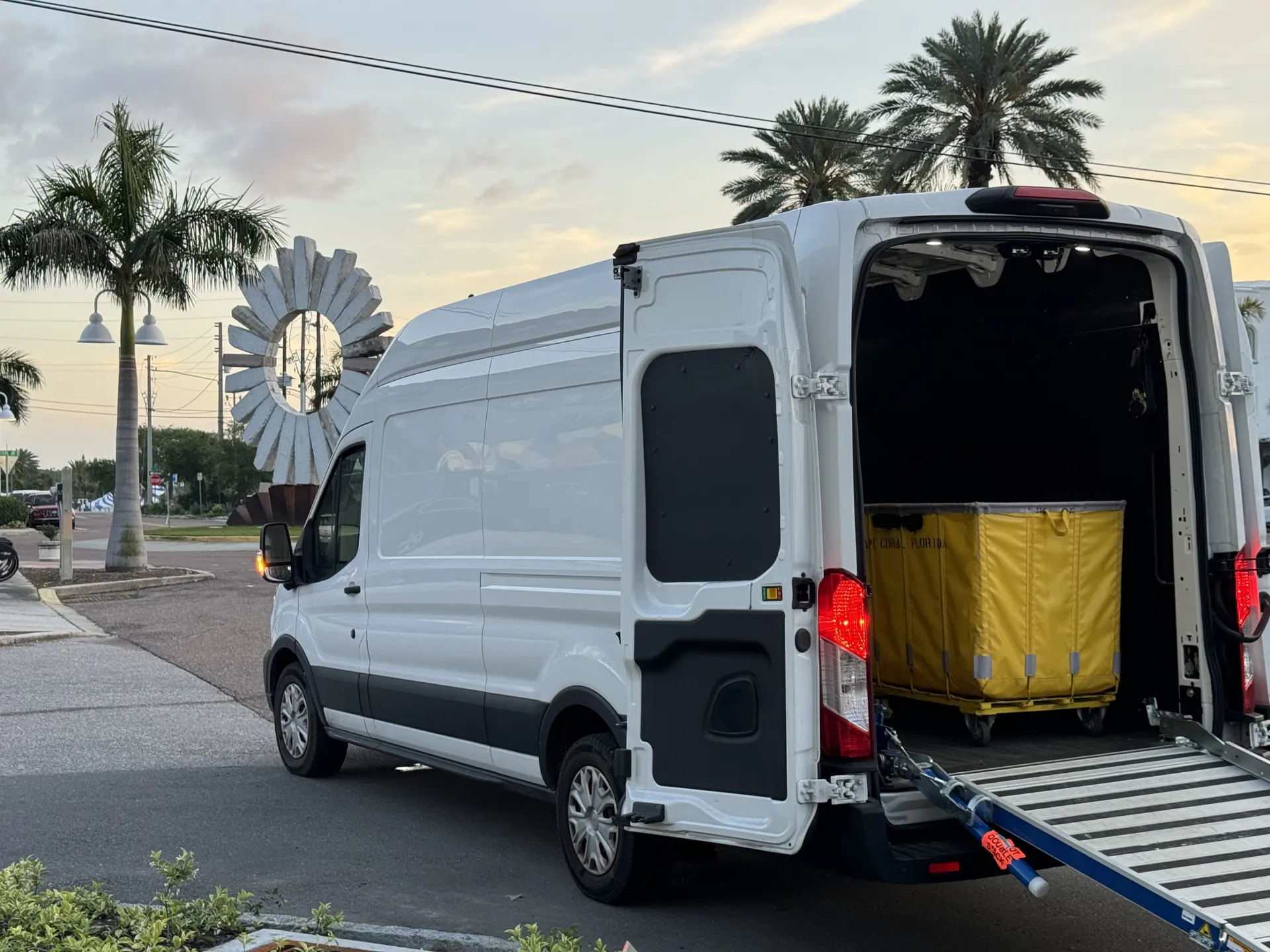 Exceptional Commercial Laundry Services in Seminole by Easy Kleen Laundry